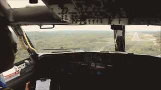 ATERRIZAJE EN HUATULCO VISTO DESDE LA CABINA DE PILOTOS [upl. by Notsag802]