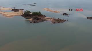 Bajante histórica del río Paraná desde el aire [upl. by Neros468]