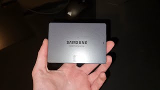 Comment installer un SSD sur mon ordinateur   Tuto [upl. by Anaibaf]