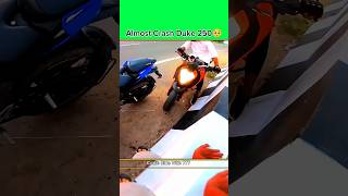 Esko Bolte Skills 😎 Almost Crash Duke 250 😱 shorts ktmduke250 crash viralvideo [upl. by Rolland673]