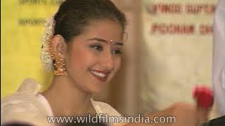 Manisha Koirala is not excited for Dil Se as the signing fee is same as Bombay [upl. by Egwan]