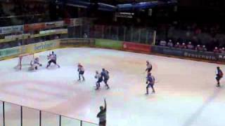 Iserlohn Roosters 281010  Fans sind sauer  Song quotUnten auf dem Eisequot [upl. by Cryan]