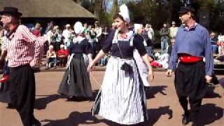 Holland Traditional Dance Santoso [upl. by Cadmann392]