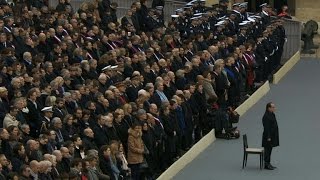 Aux Invalides hommage aux victimes du 13 novembre [upl. by Aivlis]