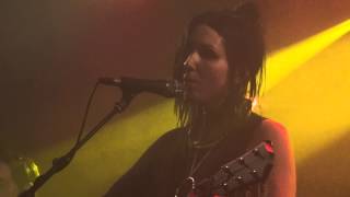 Chelsea Wolfe Flatlands  Live  Le Point FMR  07052013 [upl. by Berny]