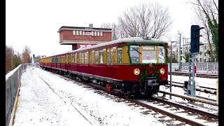 WEIHNACHTSZUG 2023 im SBahnhof BerlinBaumschulenweg [upl. by Gladys]