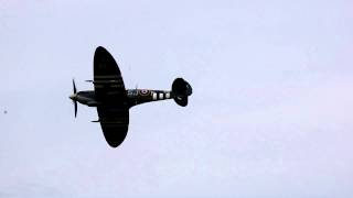 Spitfire at RIAT performing a victory roll [upl. by Nobe]