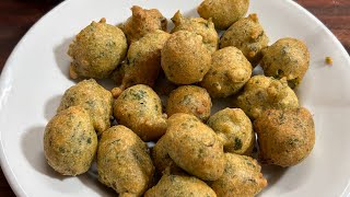 Gujrati Methi Na Gota Recipe  Gujrati Deep Fried Snack  Methi Gota  No onion No garlic snack [upl. by Athalla]