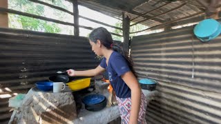 🔵Vean como ella ayuda a su abuela que está en silla de ruedas 🥹 [upl. by Joice]