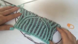 Knitting Tutorial Basics of twocolor Brioche [upl. by Amahcen938]