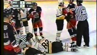 Jaromir Jagr vs Rich Pilon [upl. by Suisyola133]