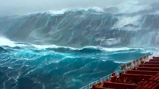 TOP 10 BARCOS AZOTADOS POR OLAS MONSTRUOSAS [upl. by Mcknight]