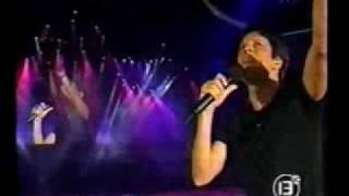 Hernaldo Zuñiga  Insoportablemente bella Festival de Viña 2000flv [upl. by Mylander]