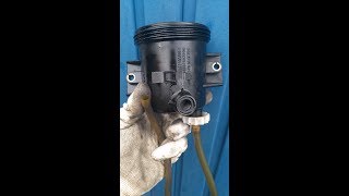 Changer son filtre à gasoil sur un moteur 20l hdi [upl. by Nonnel]