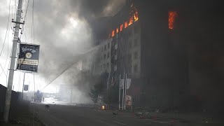 Spectaculaire incendie à Kiev après un bombardement russe [upl. by Sinnaiy933]