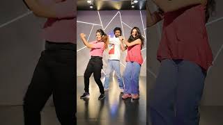 Rara venu youtubeshorts dance reels raravenu trending goviral song [upl. by Ardie297]