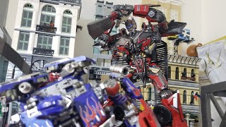 Sentinel Prime vs Optimus Prime OV01 Chicago Battle Transformers Dark of the moon toy stop motions [upl. by Erminna]