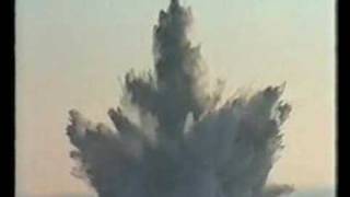 Explosion de 3 mines sous marine deminage demineur [upl. by Netneuq37]