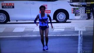 2015 Hakone Ekiden 箱根駅伝 Komazawa University 駒澤大学 Finish Line [upl. by Eatnoj]