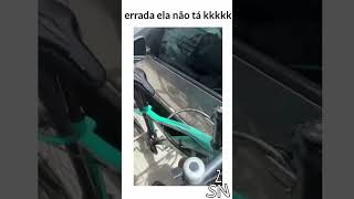 Como prender a bicicleta em segurança zueiro memes zueira [upl. by Enyt]