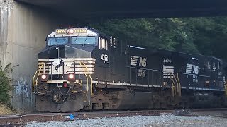 NS 4392 Leads 25P Through Jeannette PA  92124 [upl. by Fawnia]