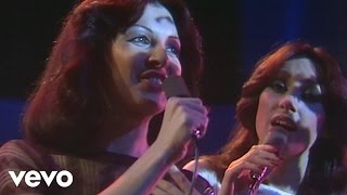 Baccara  Yes Sir I Can Boogie ZDF Disco 17091977 [upl. by Nosdrahcir]