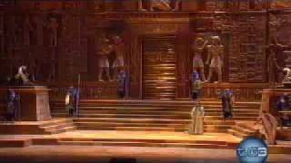 Opera Perle Nere Roberto ALAGNA booed in AIDA at la Scala [upl. by Aihsinyt]