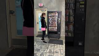 Robbers target unsuspecting vending machine shorts [upl. by Tudor231]