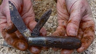 Metal Detecting an Old Playground  1 hr challenge Treasure hunting finds [upl. by Derfniw145]