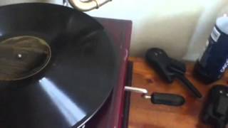 How to set upplaychange needle on a gramophone [upl. by Modnarb]