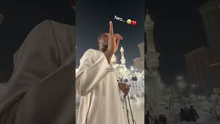 When Nigerian and Bosnian speak english in the heart of Mecca 🇳🇬❤️🇧🇦 kaaba mecca nigeria [upl. by Alrats]