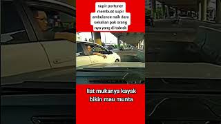 shots mobil ambulan gak di kasi jalan sama mobil inova [upl. by Enileve]