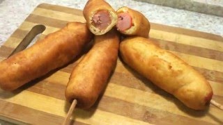 Receita  Salsicha empanada no palito Corn Dog [upl. by Nami]