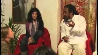 Stomacul mintii  Mooji viziteaza centrul Osho din Tuscany [upl. by Barcellona]