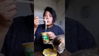 Review MaMee express vegetarian ramen noodle [upl. by Asilrac]