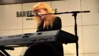 Loreena McKennitt at Barnes and Noble Stolen Child English subtitles [upl. by Akerley]