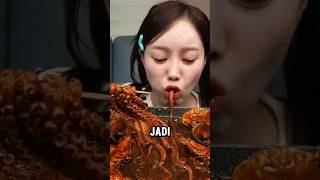 Mukbang tentakel gurita mentah shortviral [upl. by Lledor]