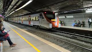 Rodalies Catalunya Civia 465 R1 destino Mataró en Arc de Triomf [upl. by Dnaltiak898]