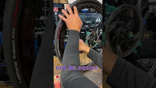 How to use a CO2 inflator tube or tubeless tubelesstyre bikemaintenance bikeshop bikeshoplife [upl. by Bandeen238]