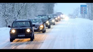 La solution  des chaussettes à neige pour remplacer les pneus neige et les chaînes [upl. by Noivaz]