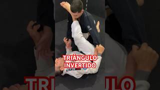 TRIÂNGULO INVERTIDO  GOLPES DE JIU JITSU jiujitsuparatodos jiujitsufeminino jiujitsubrasileiro [upl. by Olga]