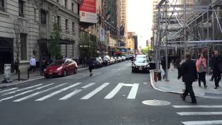 MAJOR AIR HORN ALERT  FDNY ENGINE 54 amp FDNY LADDER 4 RESPONDING ON W 54TH ST IN MANHATTAN NYC [upl. by Stillmann]