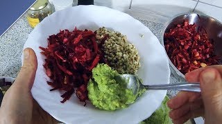 Rote Beete Salat mit gekeimtem Buchweizen und Guacamole vegan rohkost amp glutenfrei  Rezept [upl. by Eceinhoj856]