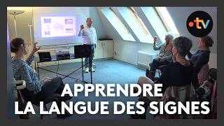 Un cours pour apprendre la langue des signes [upl. by Talbott]