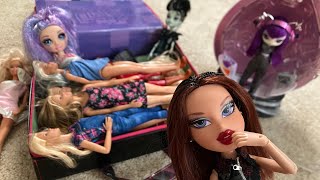 THE NOVI STARS ERA CONTINUES  opening a big doll lot Monster High Rainbow high and more [upl. by Durston]