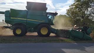 Harvesting plenish soybeans [upl. by Eeresed]