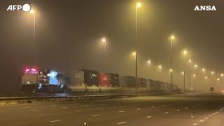 Emirati Arabi Uniti la nebbia avvolge Dubai [upl. by Cruce]