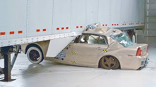 Lowspeed vehicle crash tests [upl. by Atinuj]