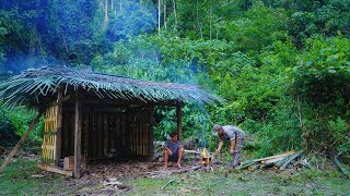 Solo Bushcaft Build a new house for the old man who lives alone in the forest [upl. by Cartan]