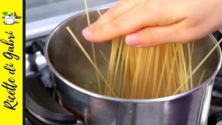 PASTA VELOCE E DELIZIOSA RICETTA ECONOMICA NON BUTTARE LE FOGLIE DEI BROCCOLI  Ricette di Gabri [upl. by Mikkanen]